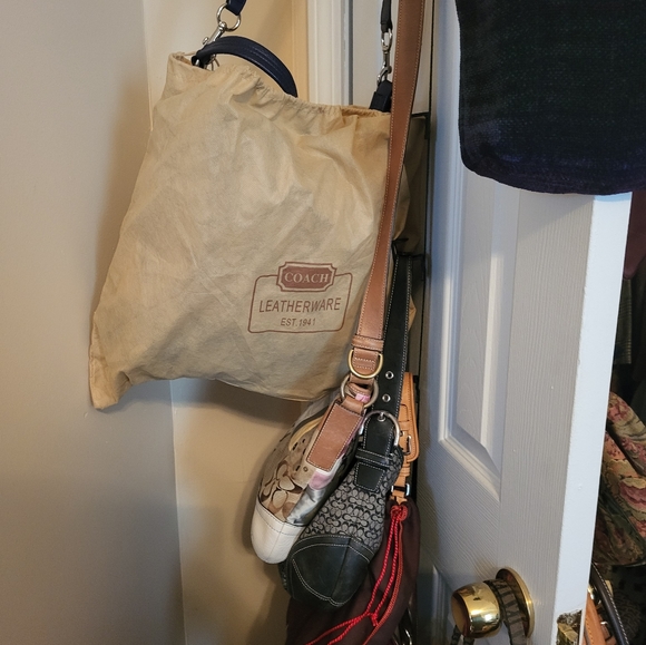 Random Bag Bash 🦈🙂 - Picture 6 of 9